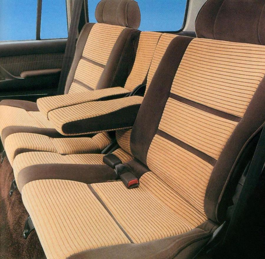 Интерьер Toyota Land Cruiser 80 VX (HDJ81V) 1990 года  (WW) (фото 11 из 19)